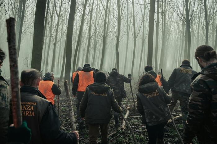 DELTA, un thriller di frontiera, ambientato sul Po tra le province di Ferrara e Rovigo. Mette in luce un tipo di volontariato ambientale e fluviale particolare  